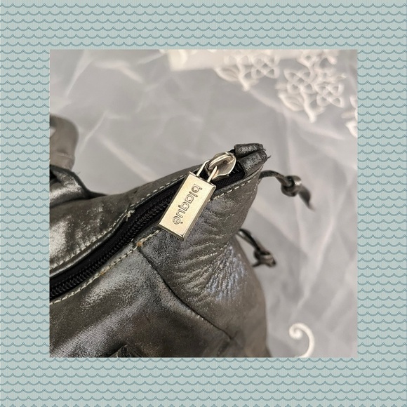 Blaque Metallic Hand Bag USED - Picture 4 of 10